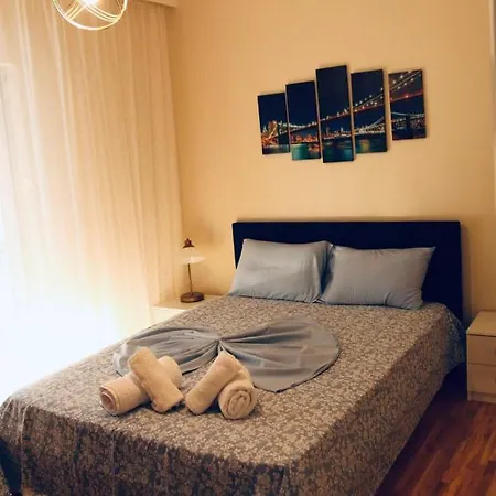 Nikis Apartment Larissa Buitenkant foto